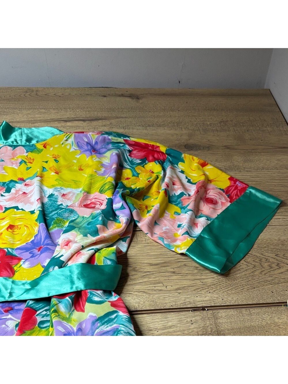 Vintage Victoria’s Secret Floral Kimono Robe with Teal Accents One Size Fits All - Picture 6 of 8